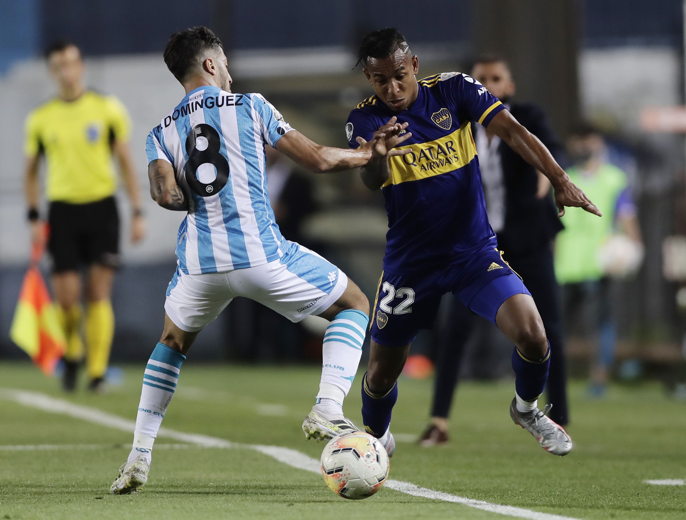 Villa fue una de las figuras de Boca en el primer tiempo ante Racing (REUTERS/Juan Ignacio Roncoroni)