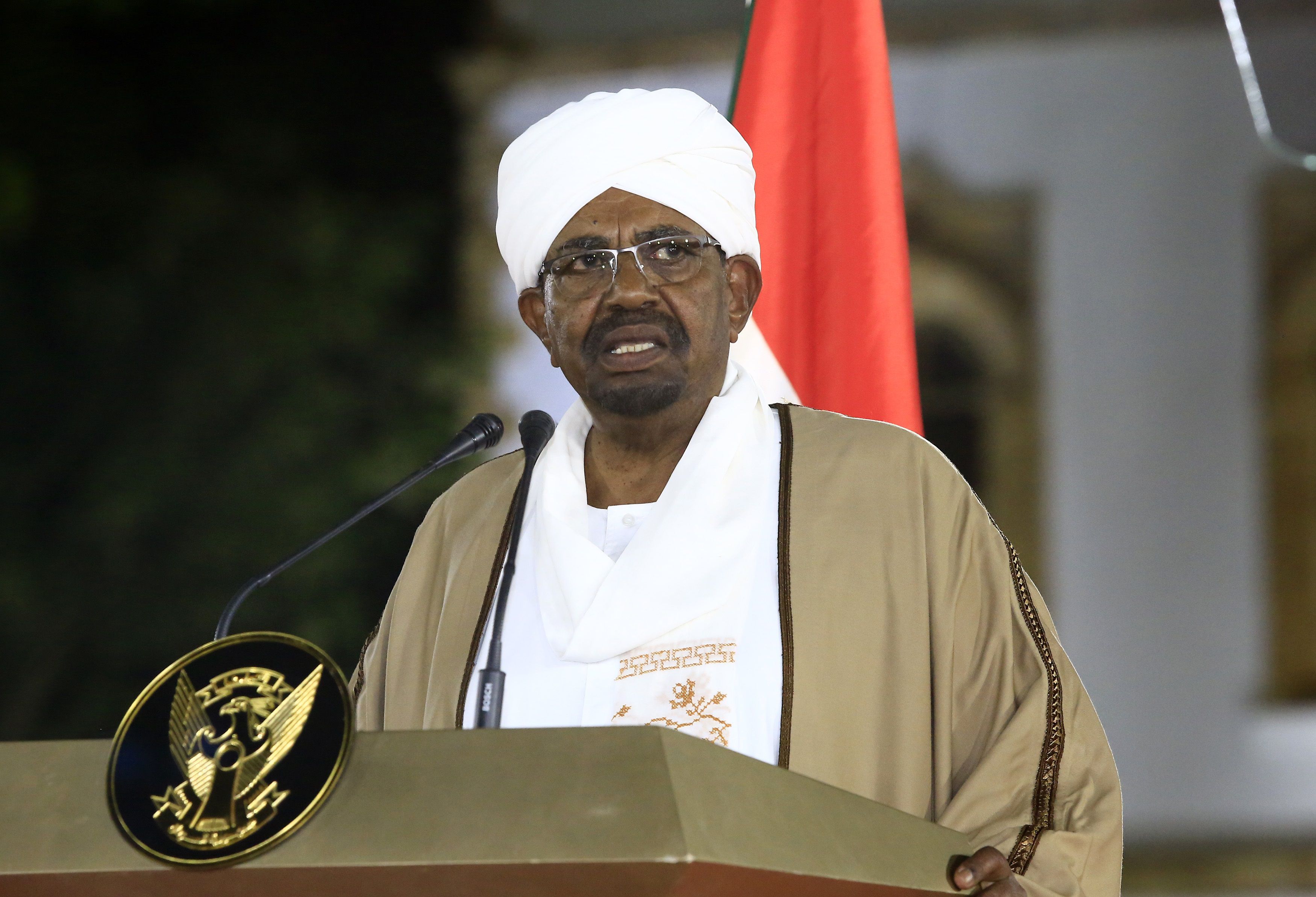 El expresidente de Sudán Omar Hasán al Bashir (MOHAMED KHIDIR / ZUMA PRESS / CONTACTOPHOTO) 