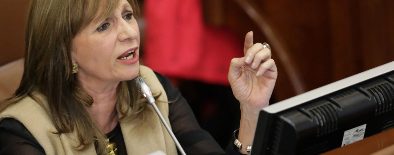 El silencio de Gustavo Petro ante ataque político fue el motivo de la renuncia de Ángela María Robledo