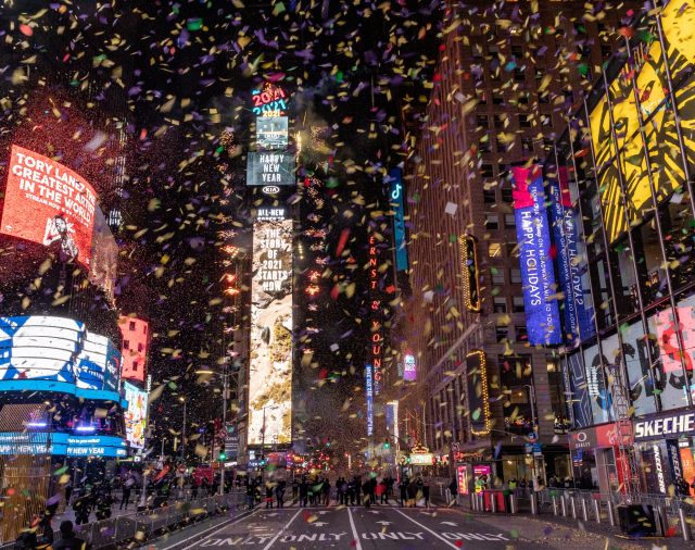 Nueva York marcó la llegada del 2021 con un Times Square casi desierto