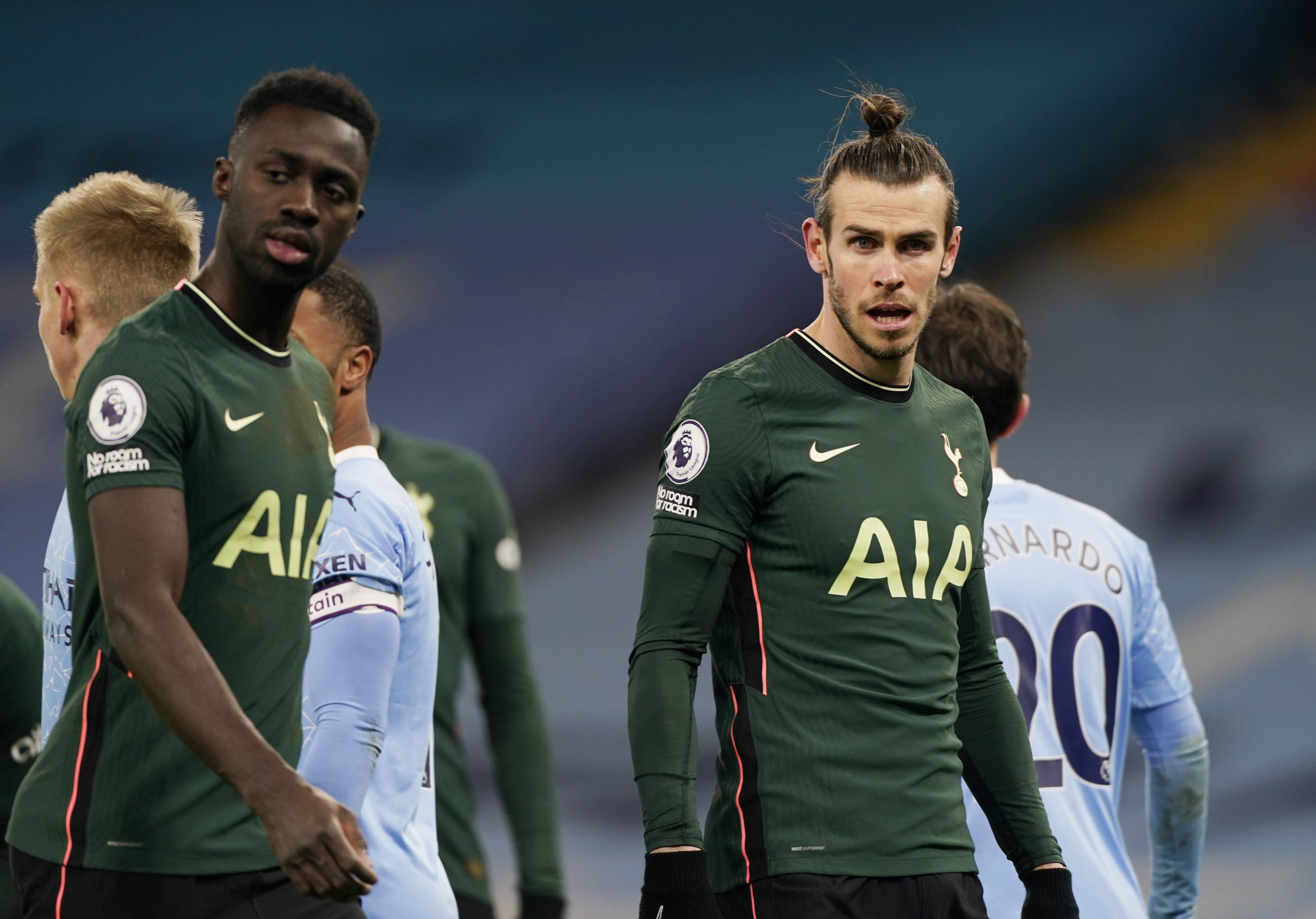 El defensa es señalado de ser uno de los principales responsables de la derrota del Tottenham ante el ‘City’. Via REUTERS/Tim Keeton