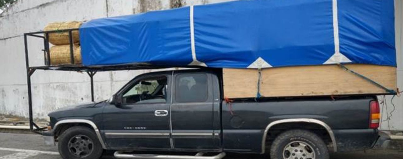 Pedían auxilio por el calor: rescataron en Veracruz a 12 migrantes guatemaltecos que viajaban hacinados en una camioneta