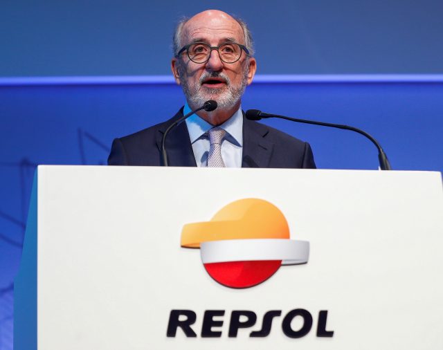 Repsol pierde 3.289 millones en 2020 por revisión de inventarios y activos
