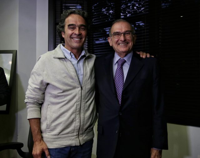 Sergio Fajardo y Humberto de la Calle anuncian una convergencia de centro que buscaría llegar a la Presidencia de Colombia