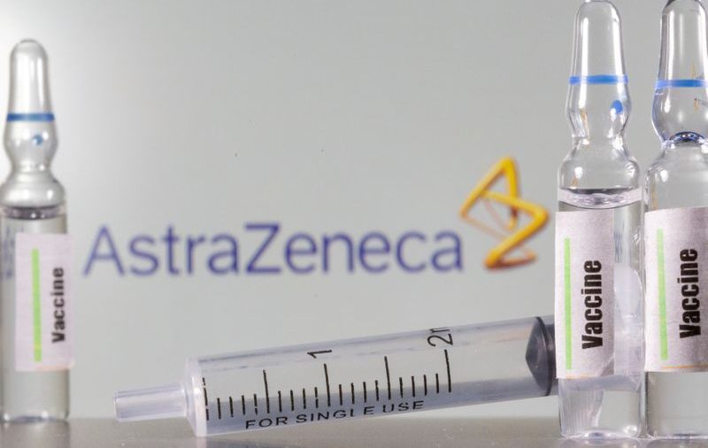 Advierten que AstraZeneca pudo haber incluido datos “desactualizados” en los ensayos de la vacuna en EEUU