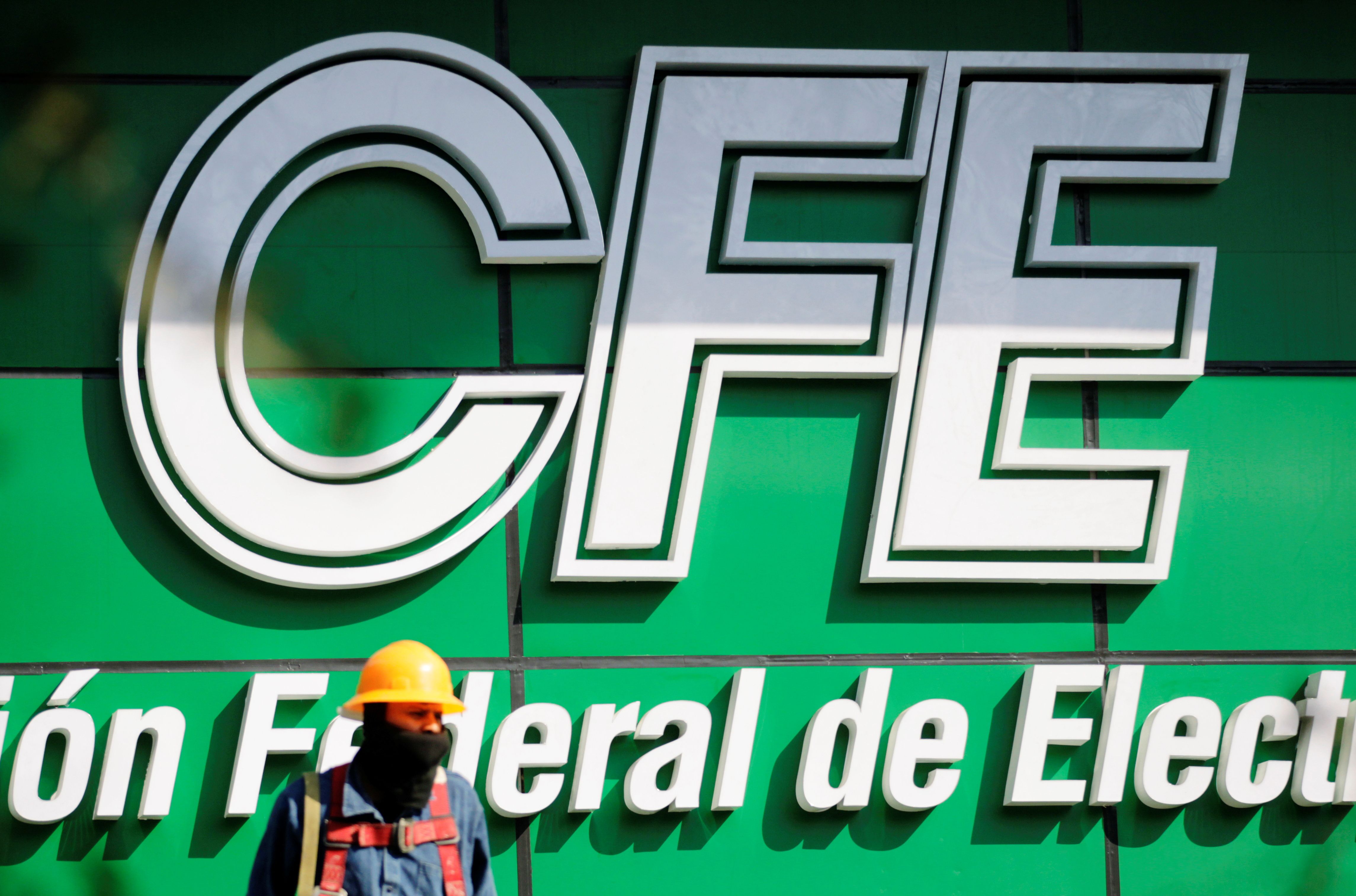 Rescatar a la CFE se ha convertido en una política prioritaria para el gobierno de AMLO (Foto: Reuters)