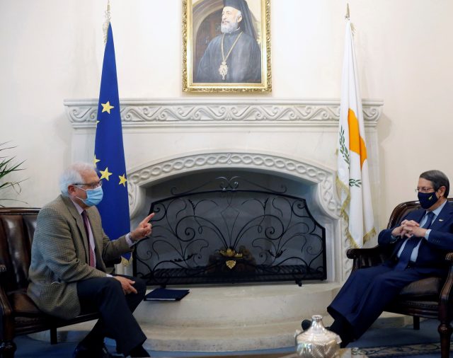 Borrell reafirma el apoyo de la UE a Chipre en el cercano proceso de paz