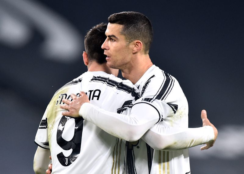 - Allianz Stadium, Turin, Italia - March 2, 2021 Cristiano Ronaldo celebra su tercer gol junto a Alvaro Morata REUTERS/Massimo Pinca