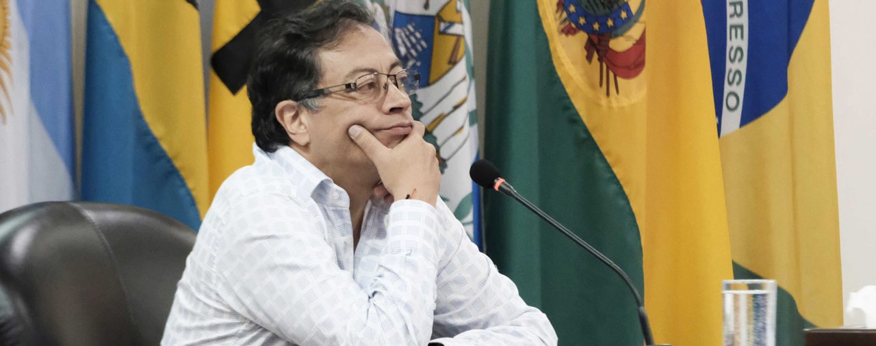 El opositor Petro, a la cabeza de la intención de voto presidencial en Colombia