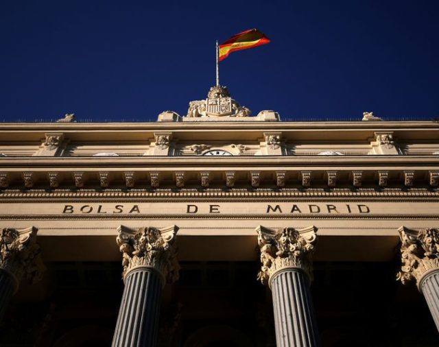 La bolsa española se debate entre la inquietud sobre la vacunación y el impulso de la Fed