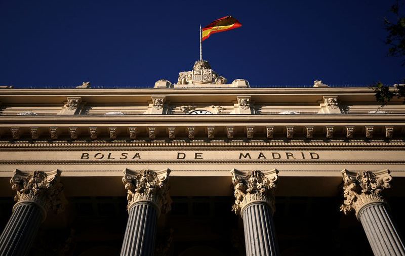 La bolsa española se debate entre la inquietud sobre la vacunación y el impulso de la Fed