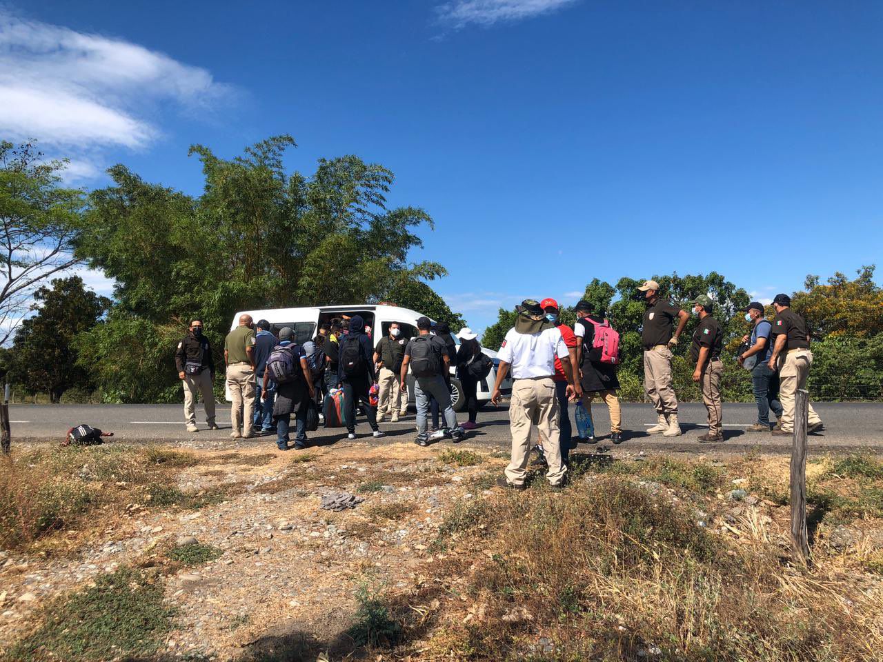 Autoridades mexicanas interceptaron caravana de 70 migrantes centroamericanos en Chiapas