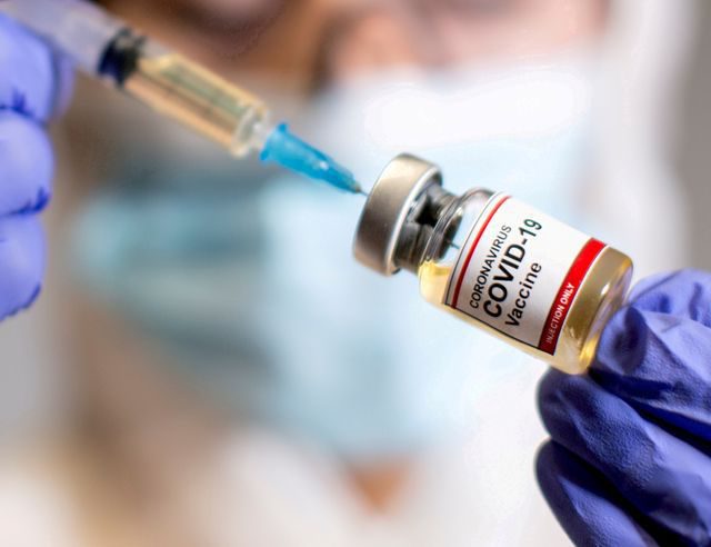 Valneva quiere lanzar el ensayo de fase 3 con su vacuna anti-COVID este mes