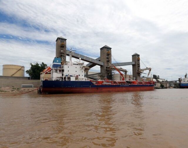 Trabajadores portuarios Argentina iniciarán huelga 48 hs el miércoles