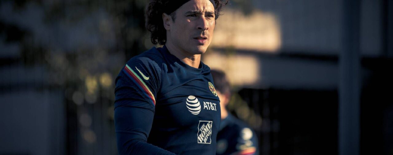 Guillermo Ochoa presumió el nuevo jersey del América