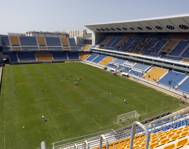 La nueva votación del nombre del estadio de Cádiz arranca con denuncias