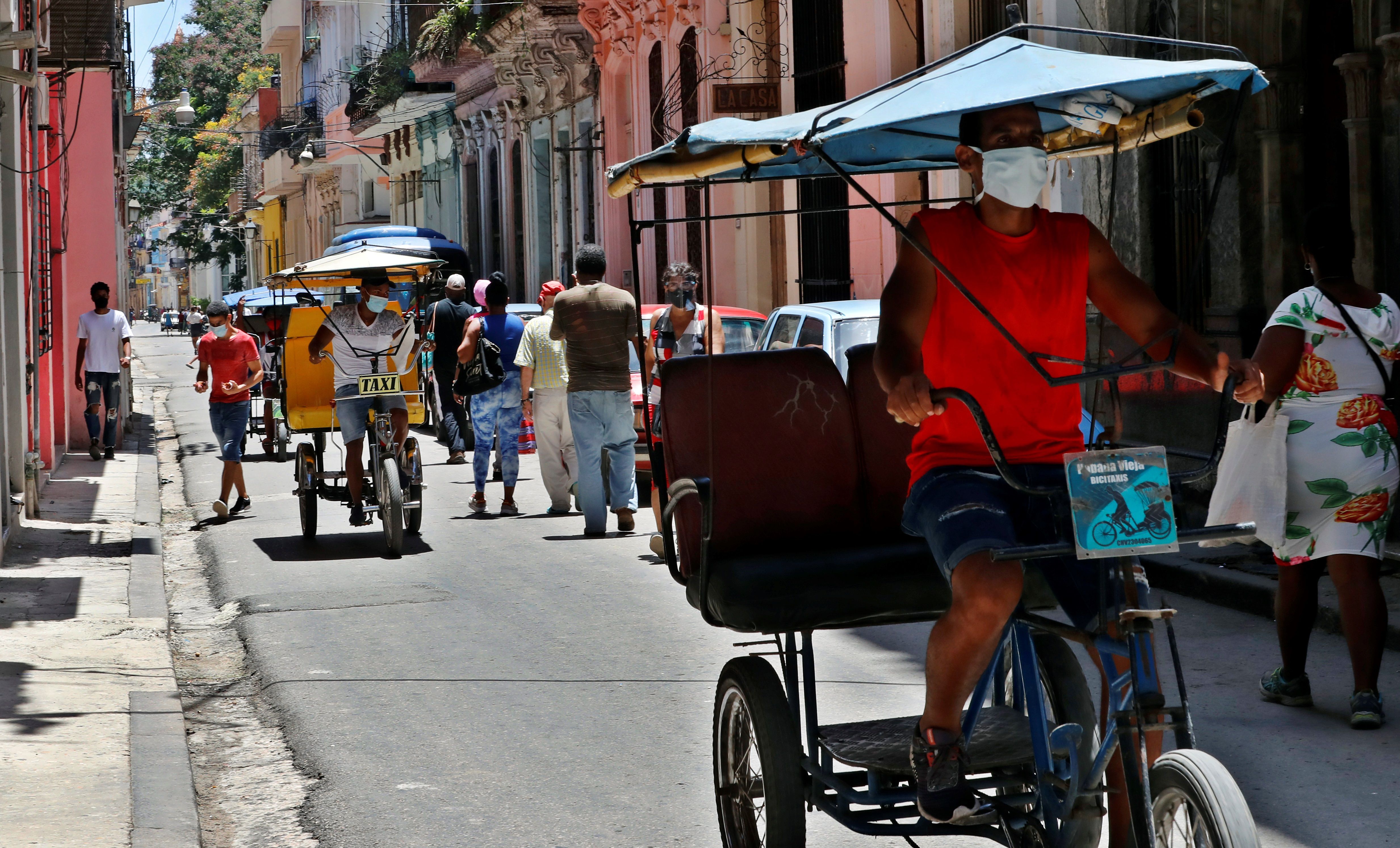 Vista general de una tradicional calle en la Habana (Foto: EFE) 