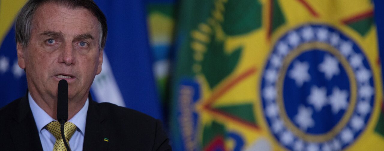 Jair Bolsonaro informó del arribo a Brasil de otras 600 mil dosis de la vacuna de Pfizer contra el COVID-19