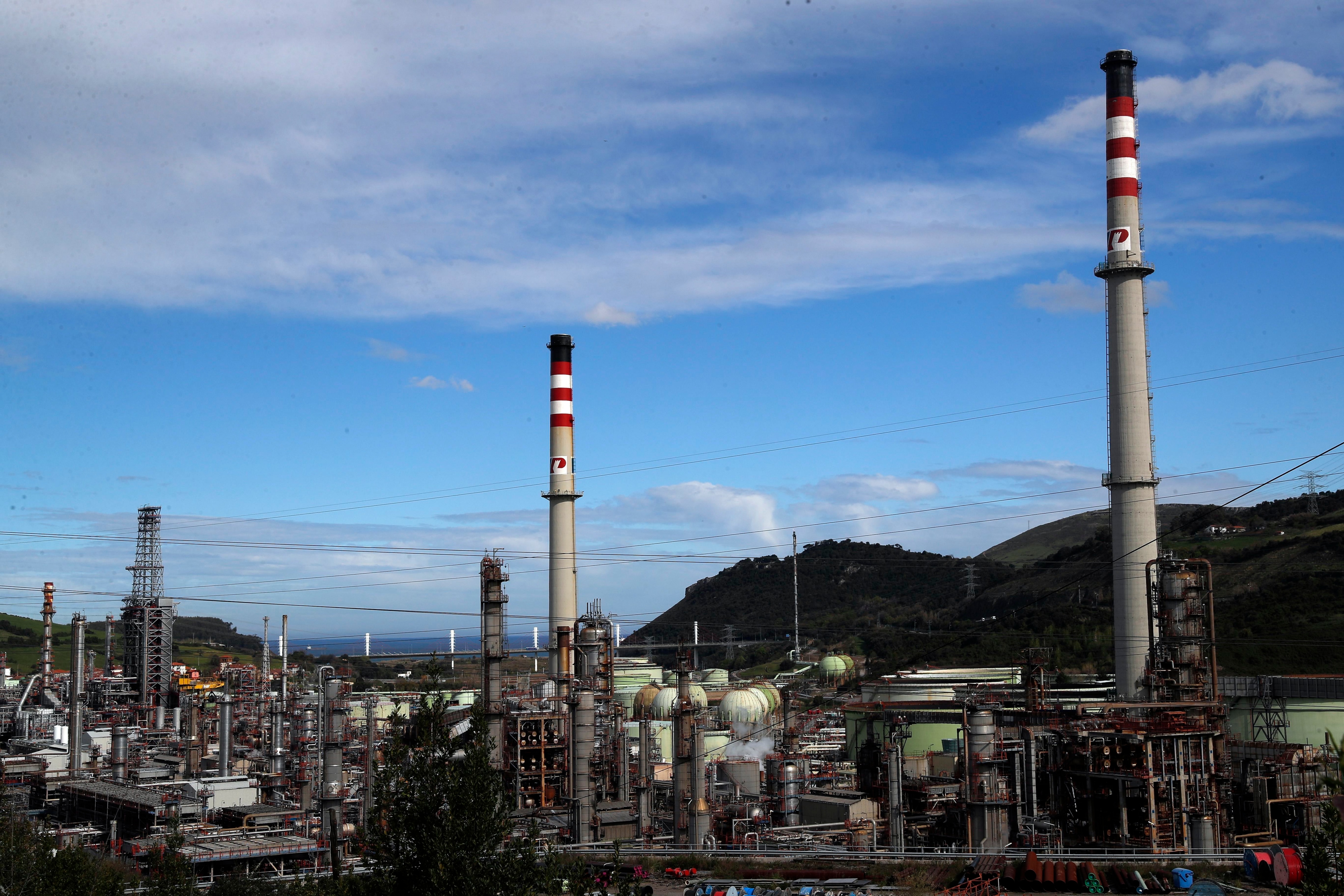 La refinería Petronor en la localidad vizcaína de Muskiz. EFE/LUIS TEJIDO/Archivo 