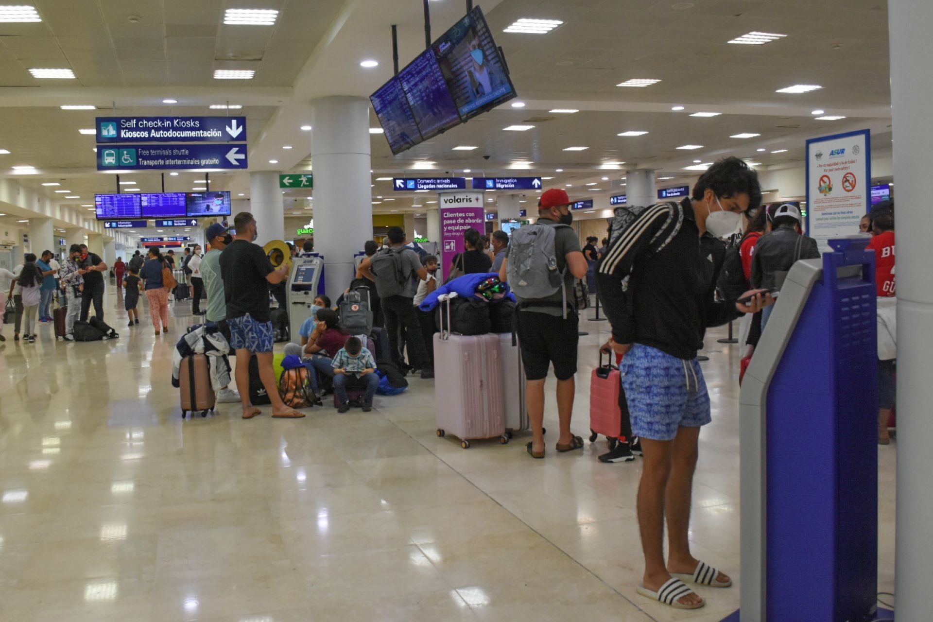 Registra un nuevo récord de operaciones el Aeropuerto Internacional de Cancún, esto tras la reactivación luego de que las operaciones se redujeron por la pandemia de Covid-19.