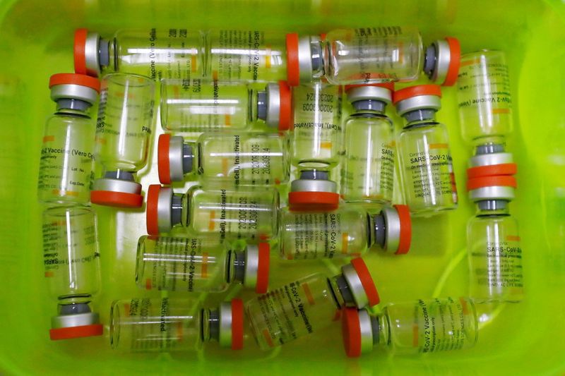 FOTO DE ARCHIVO: Viales de la vacuna Sinovac se ven en un hospital en Yakarta, Indonesia, el 21 de enero de 2021. REUTERS/Willy Kurniawan