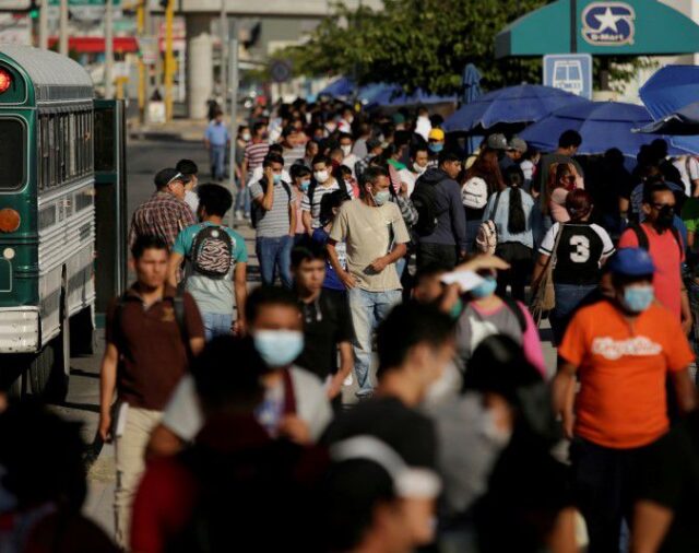 México recuperó 400.000 empleos formales, pero no alcanzó la meta de AMLO