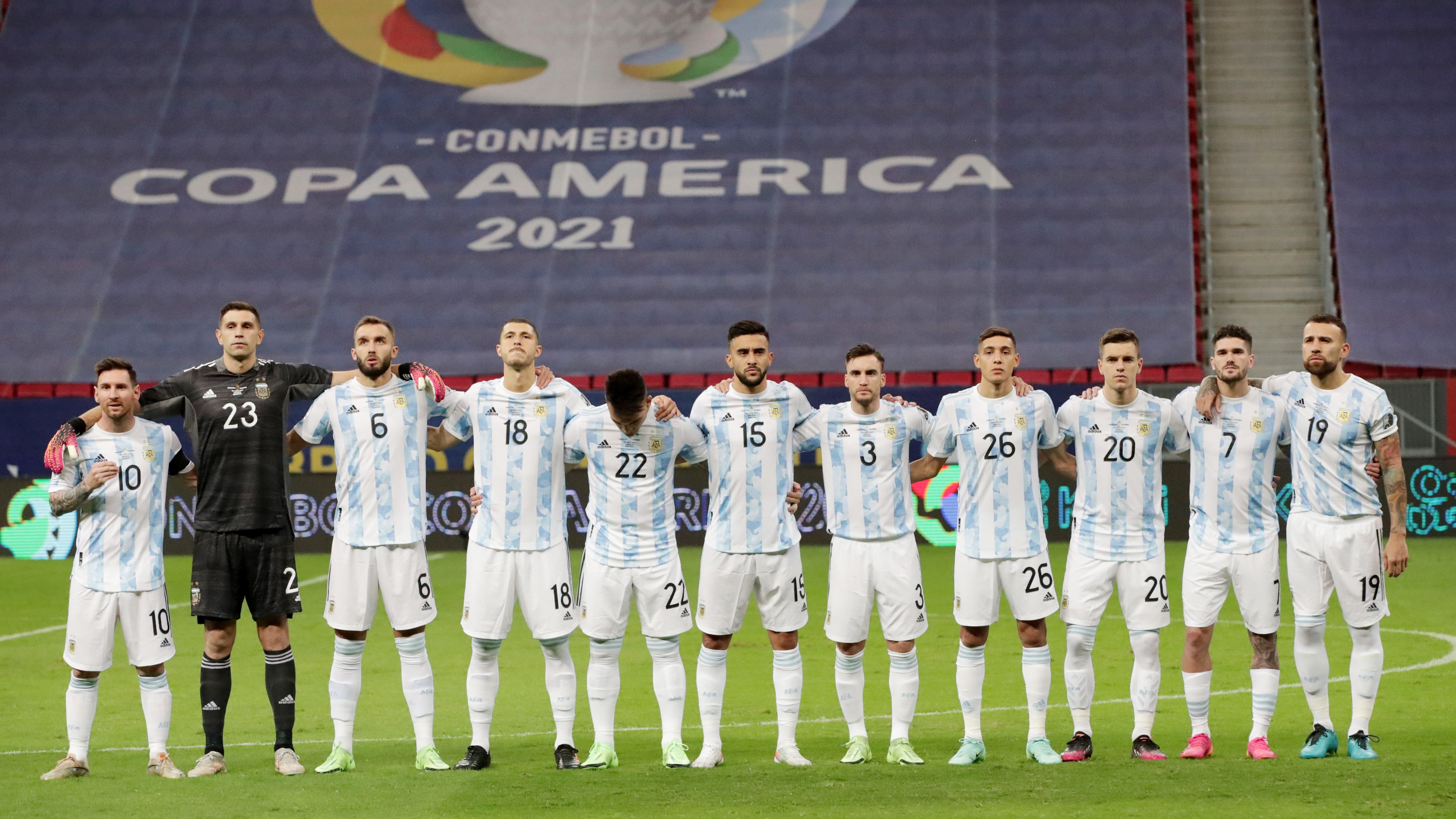 El entrenador confirmó a los once futbolistas que saltarán al campo de juego del Maracaná (Foto: Reuters)