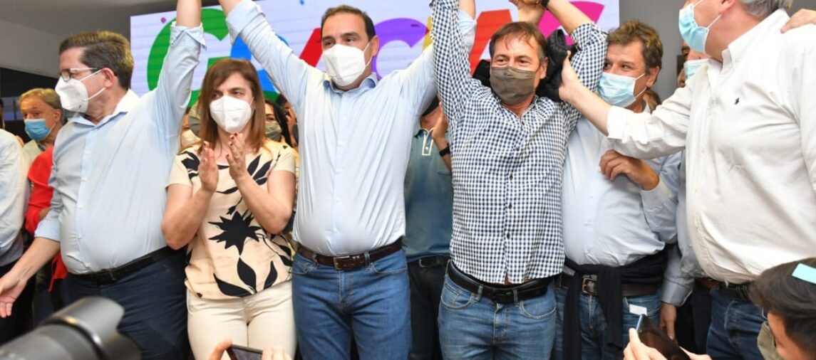 A dos semanas de las PASO, Juntos por el Cambio se anotó un triunfo aplastante en Corrientes y sembró más incertidumbre en el Frente de Todos