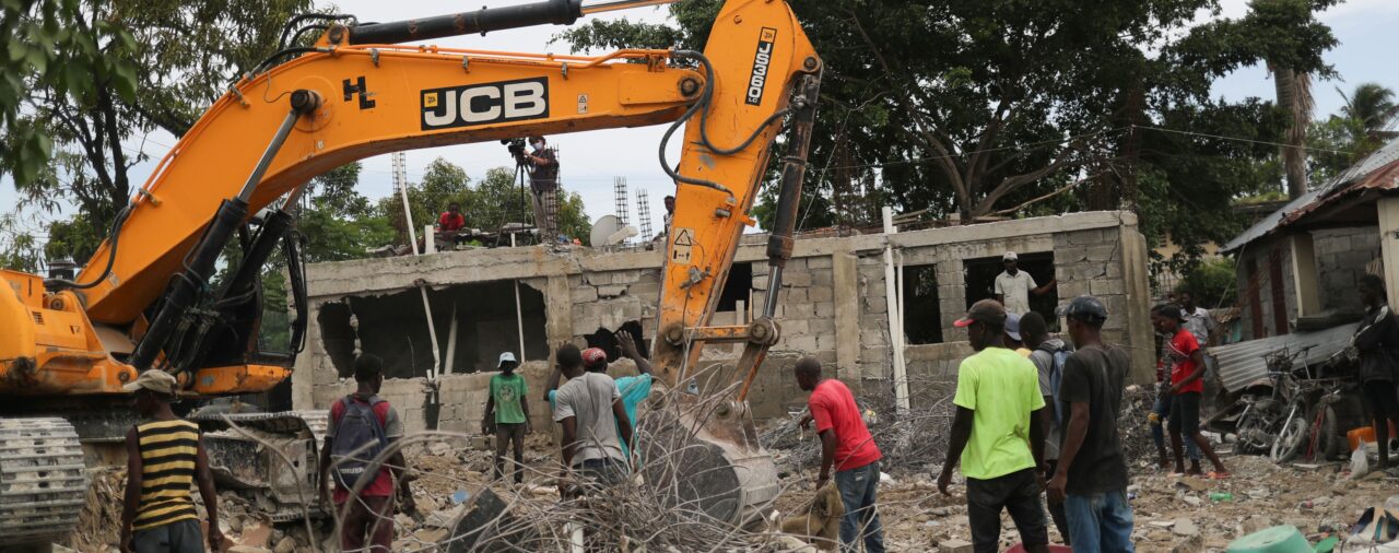 Aldeas de Haití siguen a la espera de ayuda humanitaria tras el devastador terremoto del fin de semana