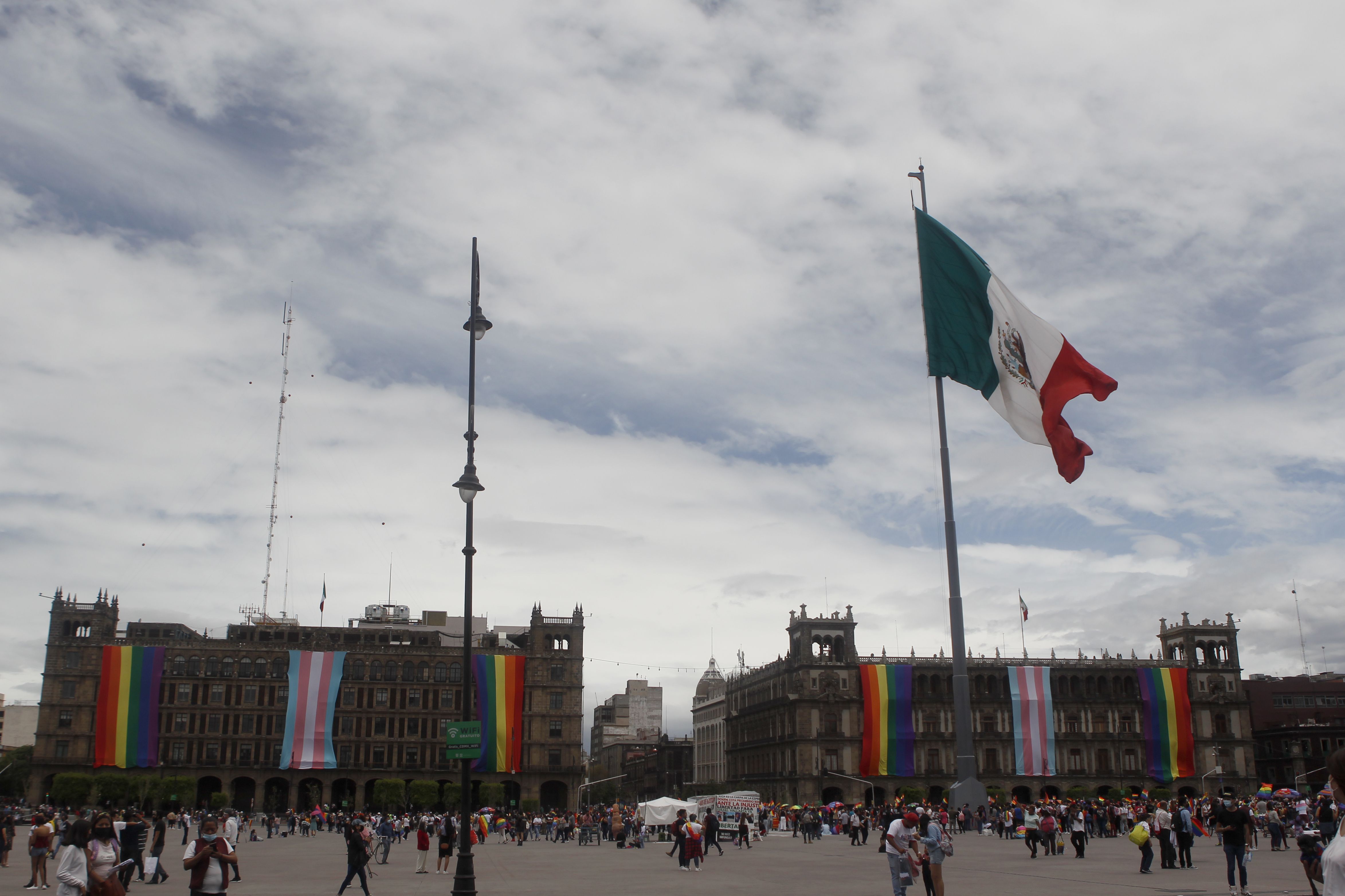 Marcha del Orgullo LGBTTTIQ en Ciudad de México, que tuvo como recorrido del Ángel de la Independencia al Zócalo capitalino. Junio 26, 2021.
Foto: Karina Herández / Infobae 