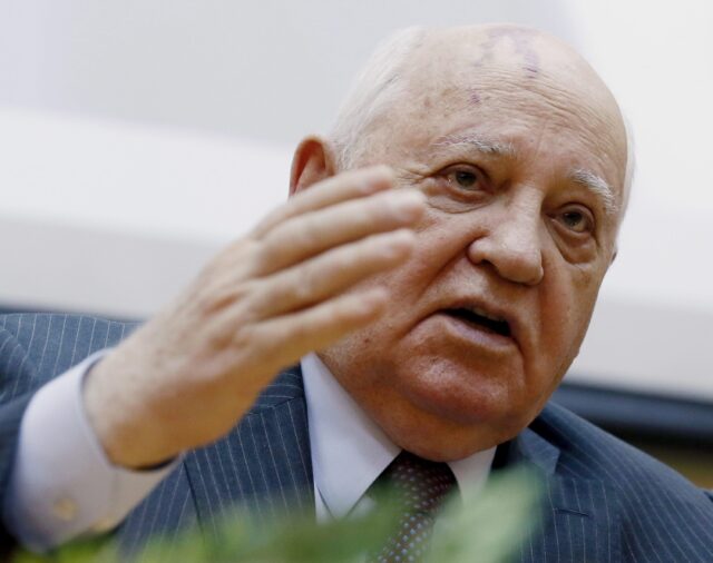Gorbachov: la única vía correcta de desarrollo de Rusia es la democrática