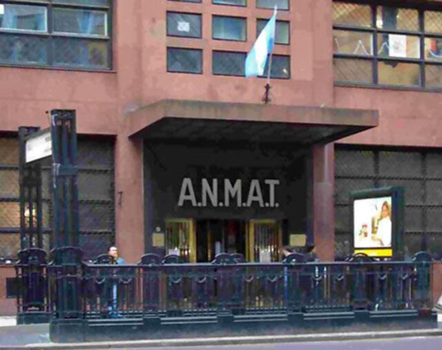 La ANMAT prohibió la venta de un producto alimenticio y otro médico por problemas con sus registros