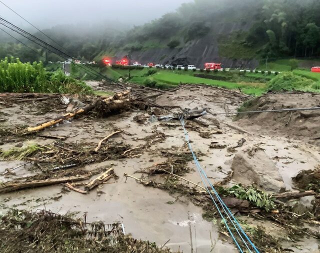Las lluvias torrenciales en Japón mantienen la alerta y elevan a 8 los muertos