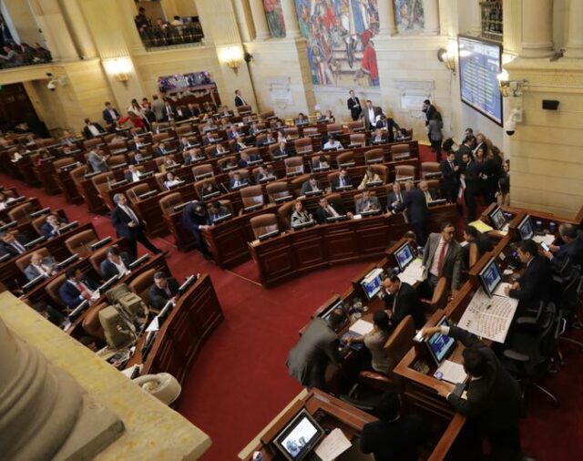 Congreso de Colombia aprueba reforma fiscal de más de 4.000 millones de dólares