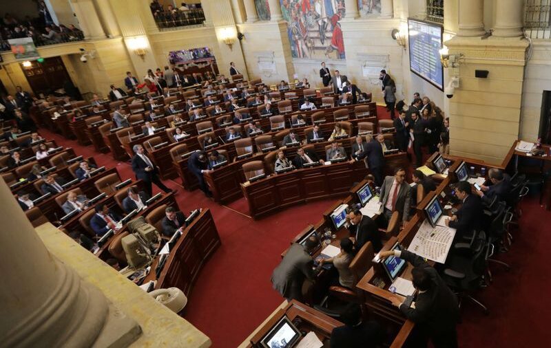 Congreso de Colombia aprueba reforma fiscal de más de 4.000 millones de dólares
