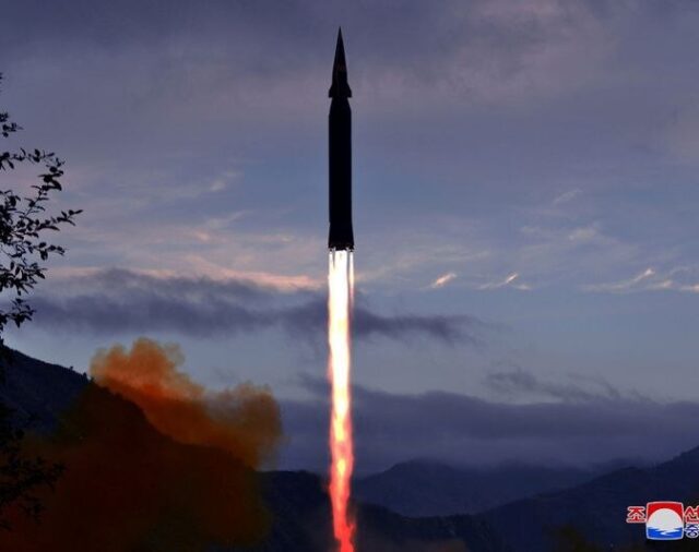 Corea del Norte se une a la carrera por nuevo misil hipersónico tras última prueba