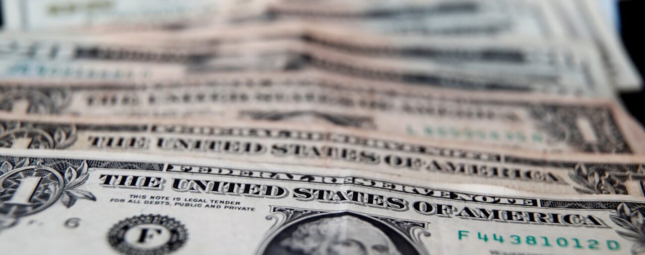 Dólar hoy: la cotización libre sube a $182 y la brecha cambiaria alcanza el 86%