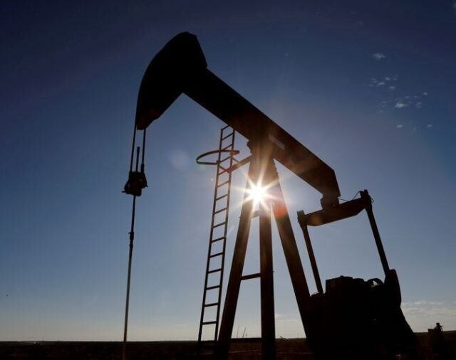OPEP+ mantendría planes bombeo de noviembre, pese a alza del crudo a 80 dólares/barril