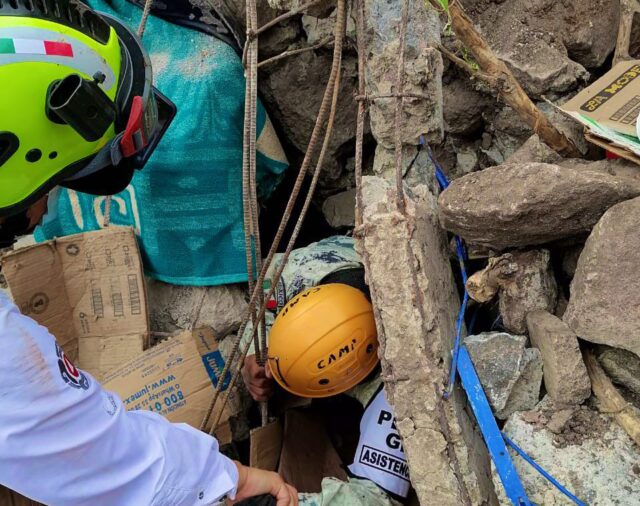 “¡Que nos dejen hacer algo!”: vecinos del Cerro del Chiquihuite expresaron su desesperación a los servicios de rescate