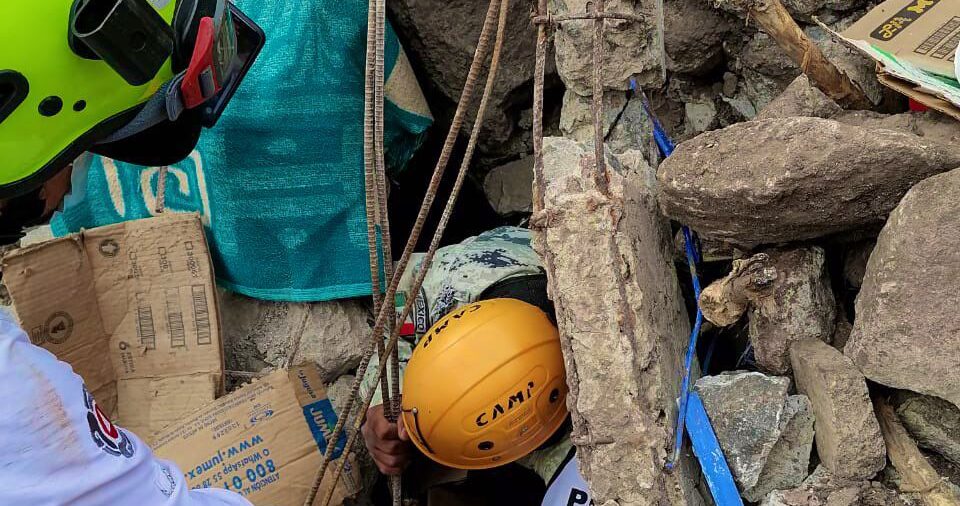 “¡Que nos dejen hacer algo!”: vecinos del Cerro del Chiquihuite expresaron su desesperación a los servicios de rescate