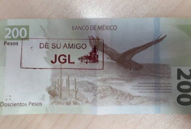 “De su amigo JGL”: circulan nuevos billetes con las iniciales de “El Chapo” Guzmán en Sinaloa