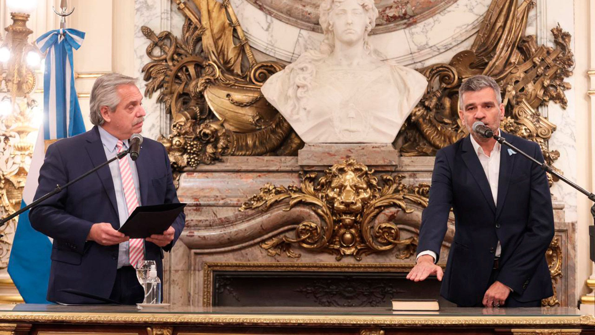 juramento de Alberto Fernandez Jorge Taiana y Juan Zabaleta