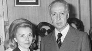 Ítalo Luder junto a Isabel Perón