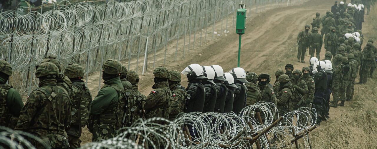 Bielorrusia.- Las fuerzas bielorrusas desalojan un campo de refugiados en la frontera con Polonia