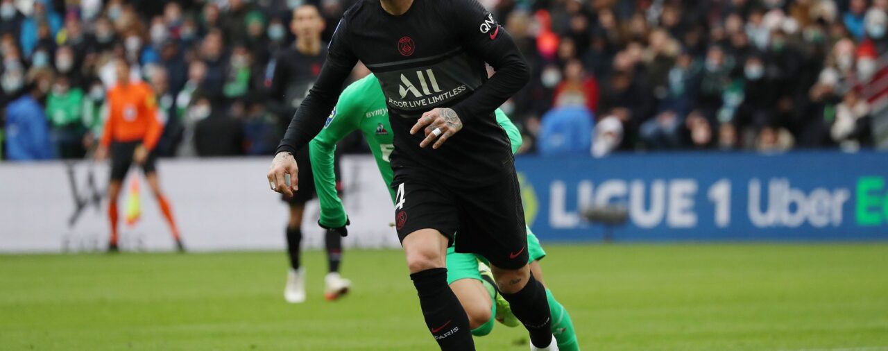 Con un gol de Ángel Di María, el PSG le ganó al Saint Etienne y se aleja en la cima
