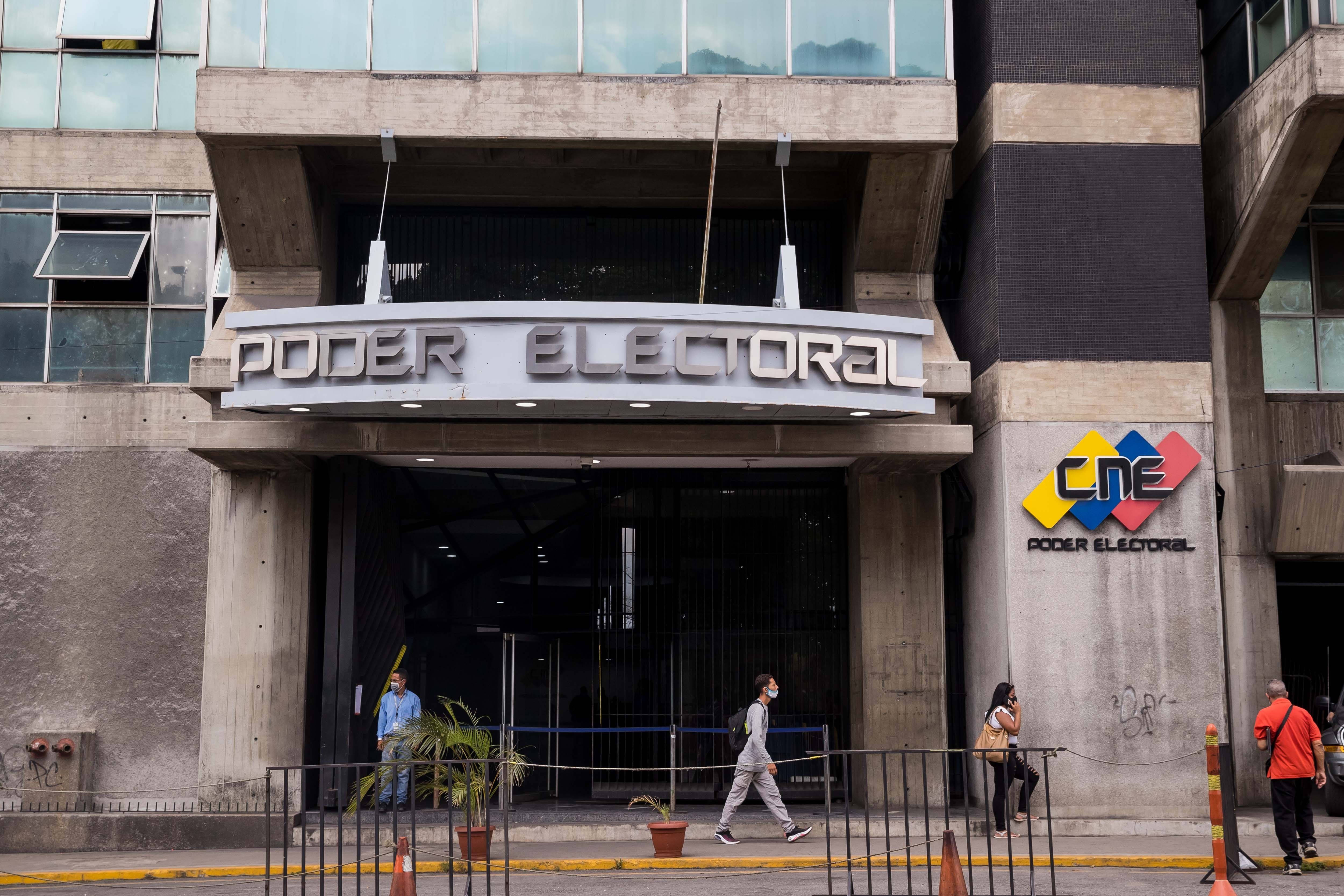 Vista externa de la sede del Consejo Nacional Electoral, el 19 de octubre de 2021, en Caracas (Venezuela). EFE/MIGUEL GUTIERREZ 