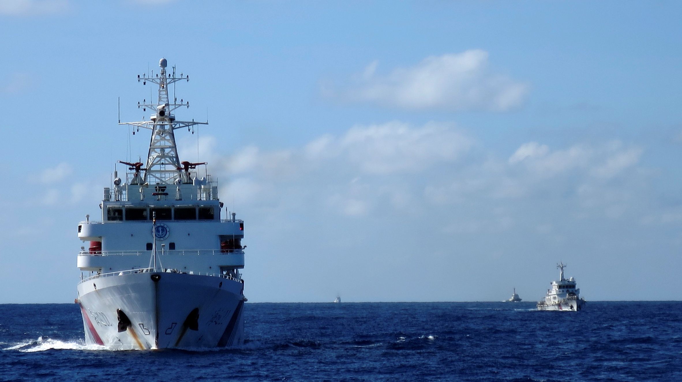 Barcos guardacostas chinos en el Mar de China Meridional (REUTERS/Martin Petty)