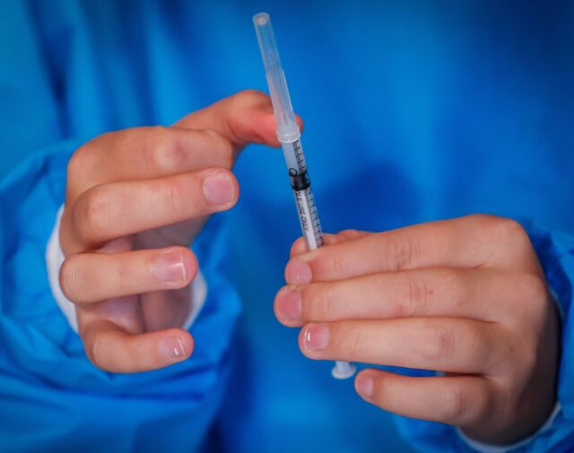 El futuro Gobierno checo revocará la vacunación obligatoria a mayores de 60 años
