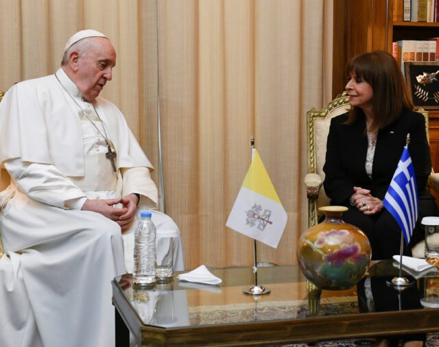 El papa Francisco advirtió sobre “un retroceso de la democracia” en el mundo