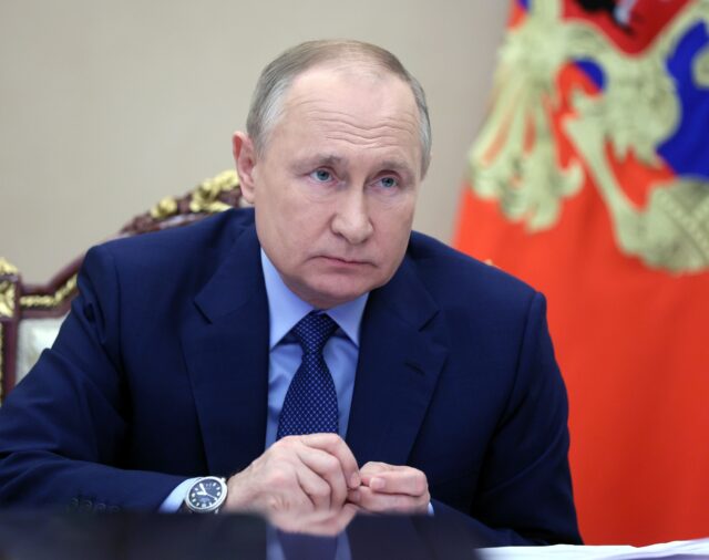 Vladimir Putin pidió a la OMS que apruebe “lo antes posible” la vacuna Sputnik contra el COVID-19